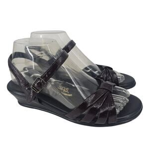 SAS Strippy Patent Leather Wedge Sandals in a wine/burgundy Red women's Size 7 M